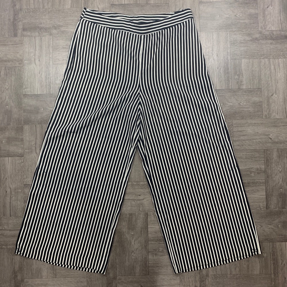 Cynthia Rowely Crop paints Size 6